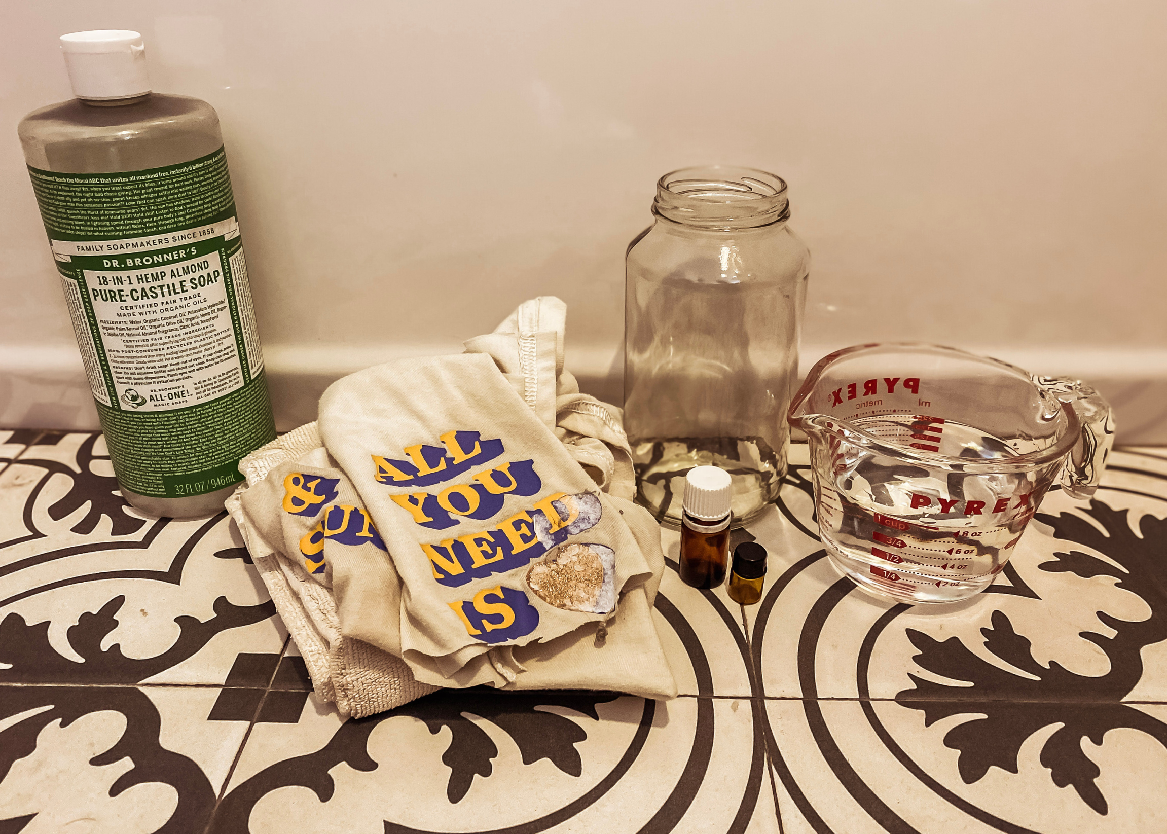 DIY Non-Toxic Disinfectant Wipes: We've got kids, so we've got messes. And with all the germs spreading around, I thought I'd make some non-toxic disinfectant wipes. Here's how.